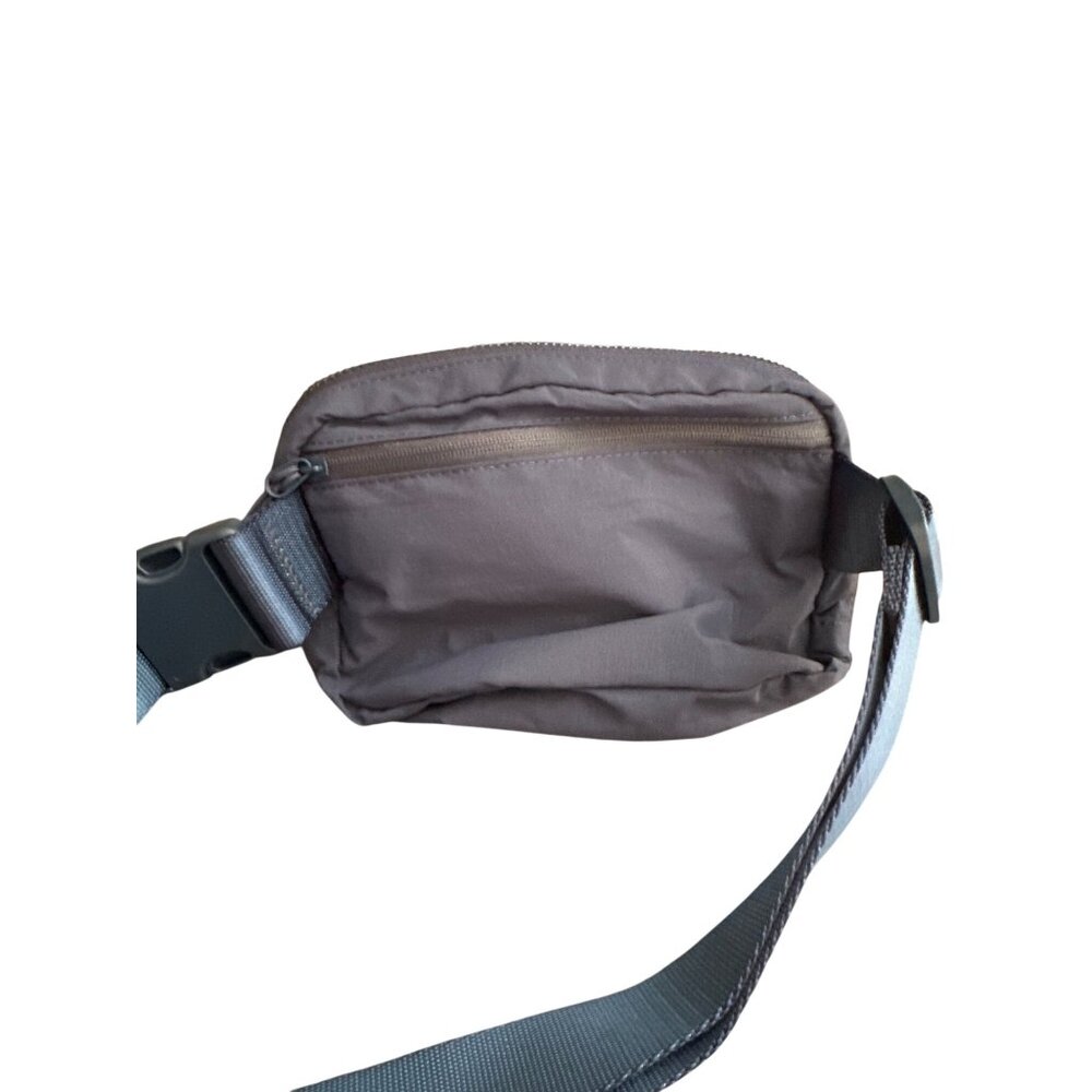 Ododos Blue Nylon Adjustable Belt Bag With Multiple Compartments & Zipper Accent - Picture 3 of 5